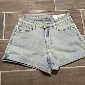 Arizona Jean Company Light Wash Denim Shorts